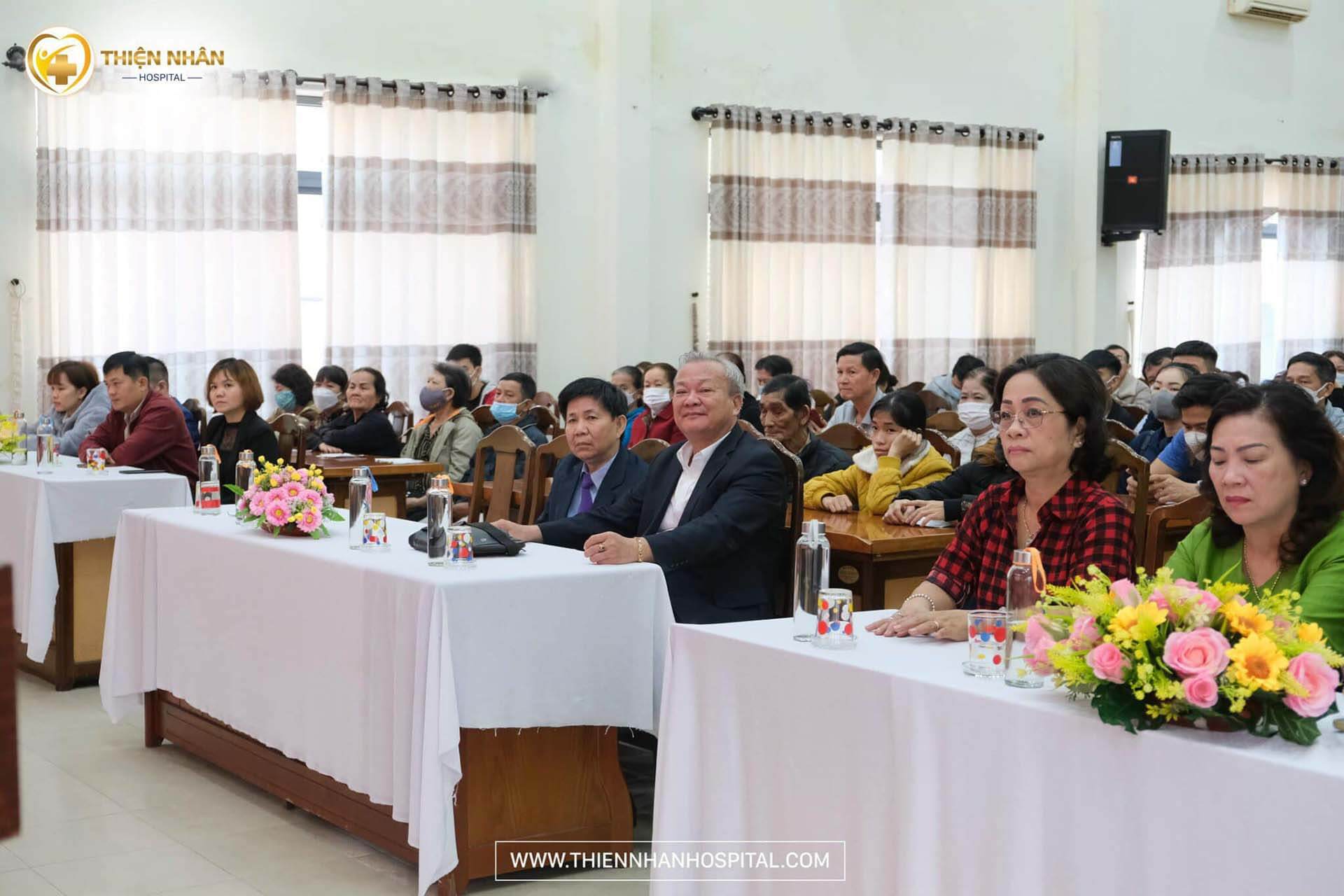 Thiện Nhân hospital cùng hội doanh nghiệp quận Hải Châu trao quà tết cho các gia đình khó khăn