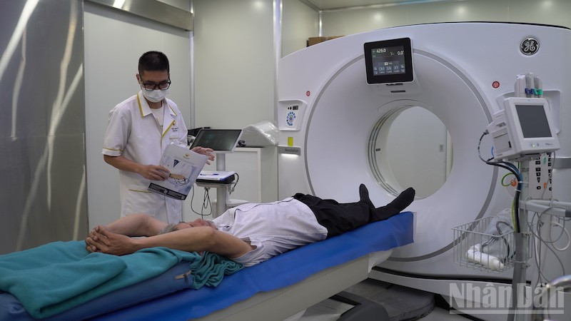 Khám sức khỏe cho người lao động ở các nhà máy, xí nghiệp