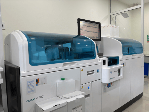he-thong-may-xet-nghiem-sinh-hoa-mien-dich-cobas-pure-5