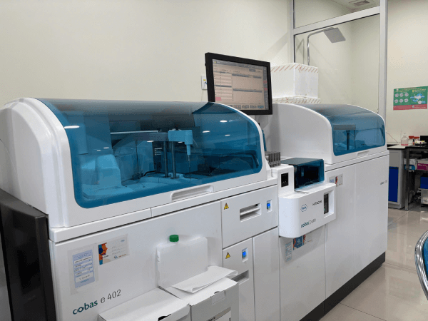 he-thong-may-xet-nghiem-sinh-hoa-mien-dich-cobas-pure-6