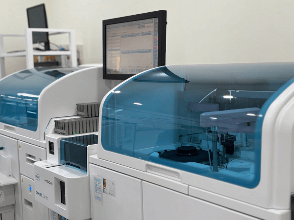 he-thong-may-xet-nghiem-sinh-hoa-mien-dich-cobas-pure-7